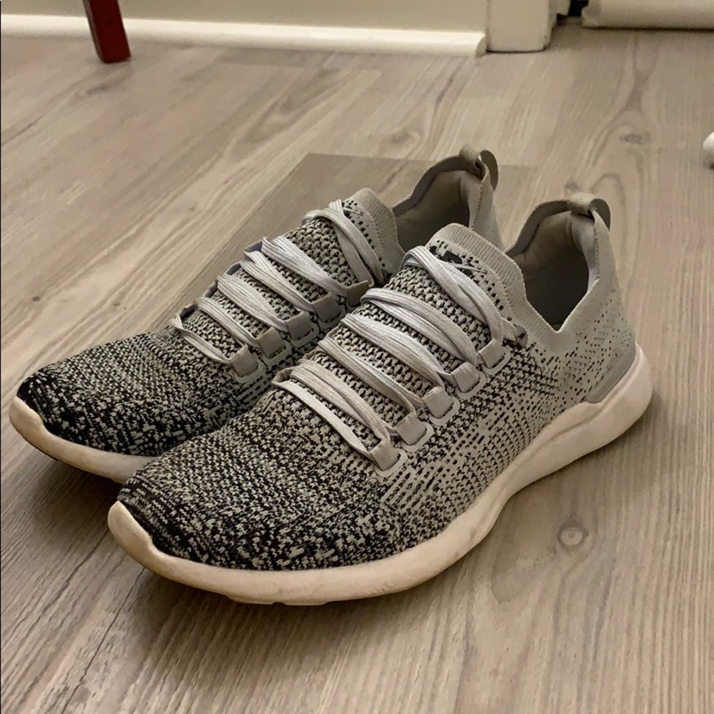 APL SIZE 9 Ice Blue Sneaker